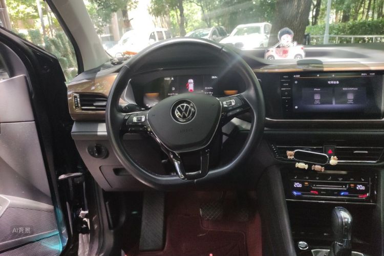 Volkswagen Tharu 2023 car image #12