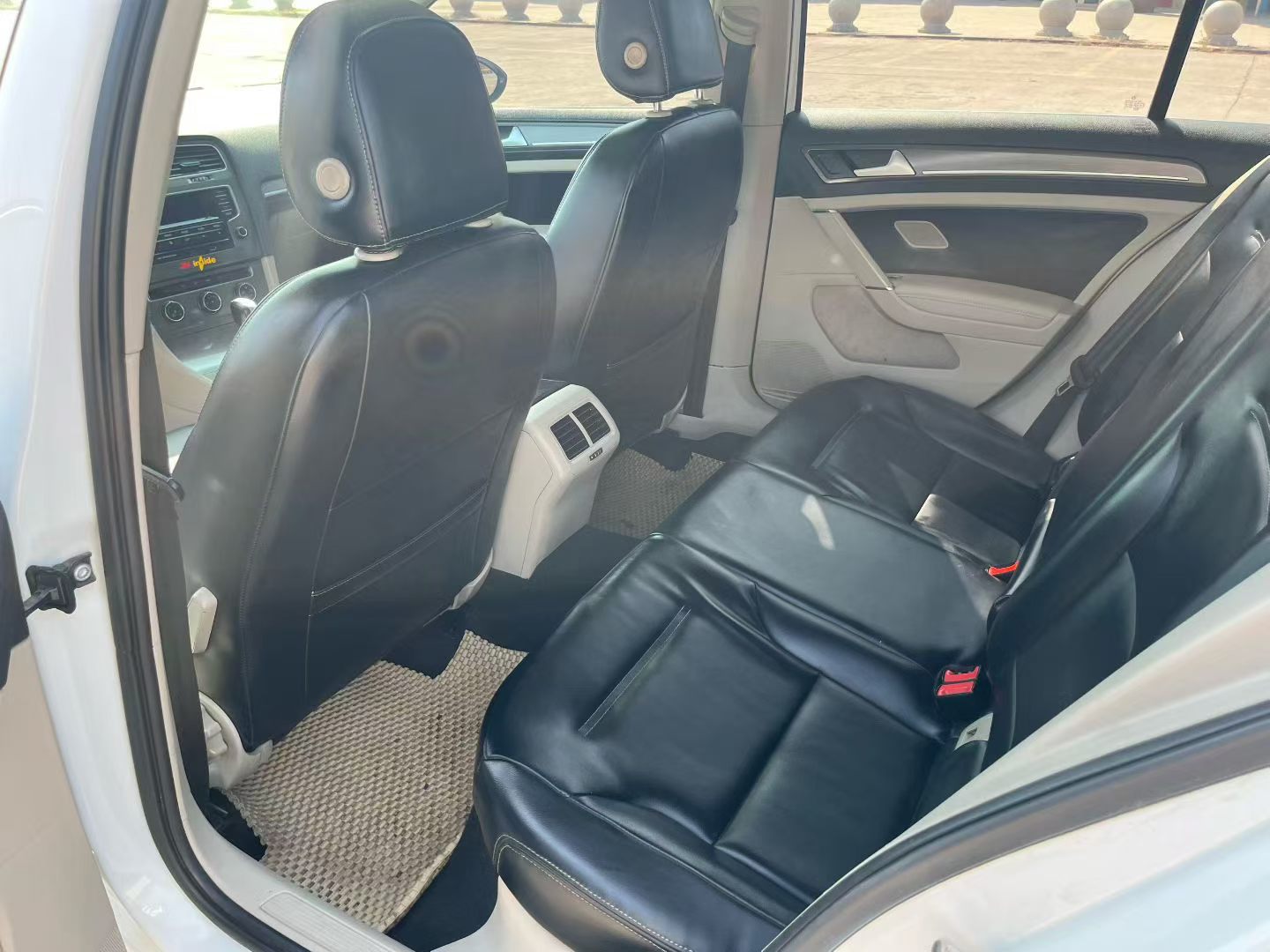Volkswagen Golf 2015 car image #5