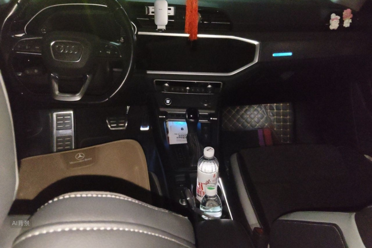 Audi Q3 2021 car image #11