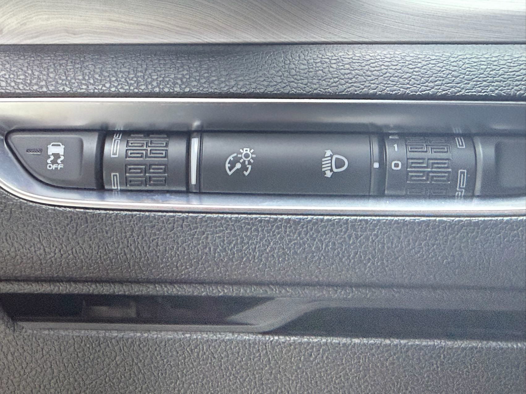 GEELY Coolray 2022 #10 GEELY Coolray 2022 car image #10