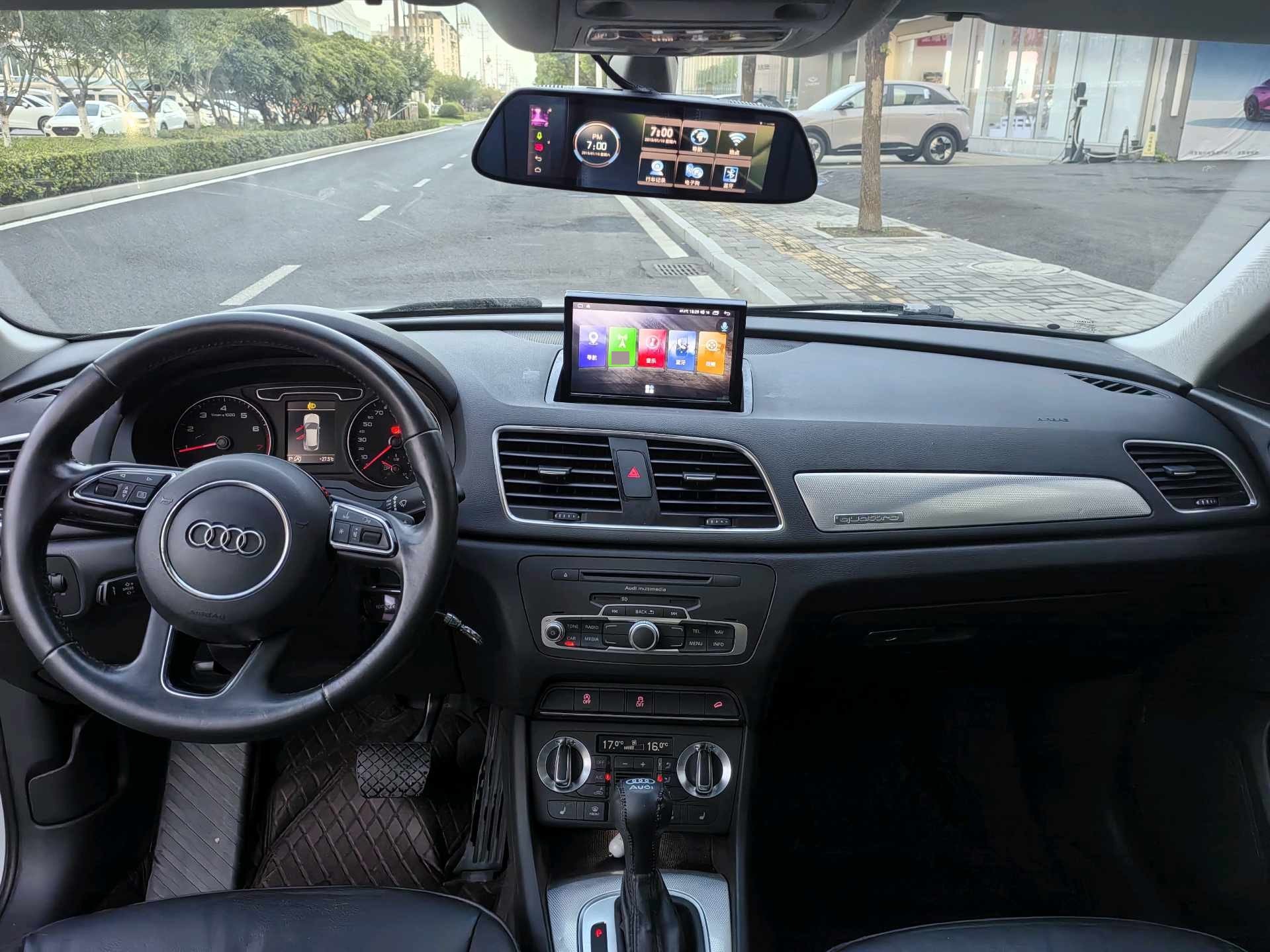 Audi Q3 2014 #4 Audi Q3 2014 car image #4
