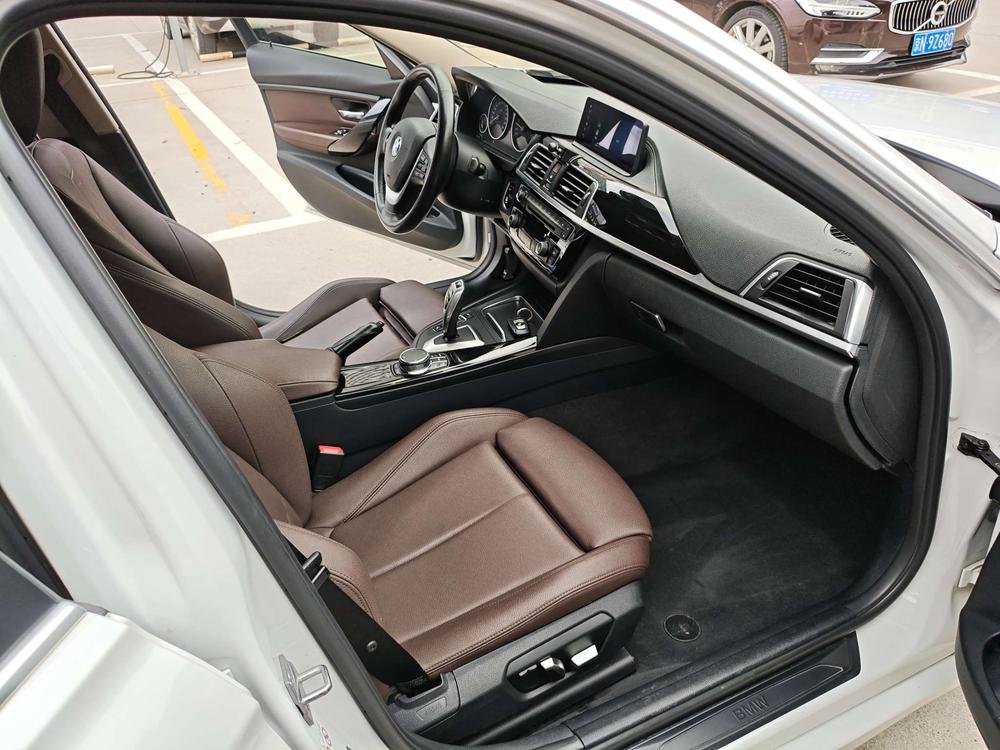 BMW 3 Series 2019 #6 BMW 3 Series 2019 car image #6