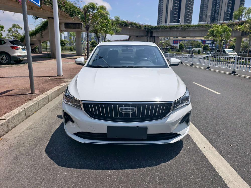 GEELY Emgrand 2022 car image #2