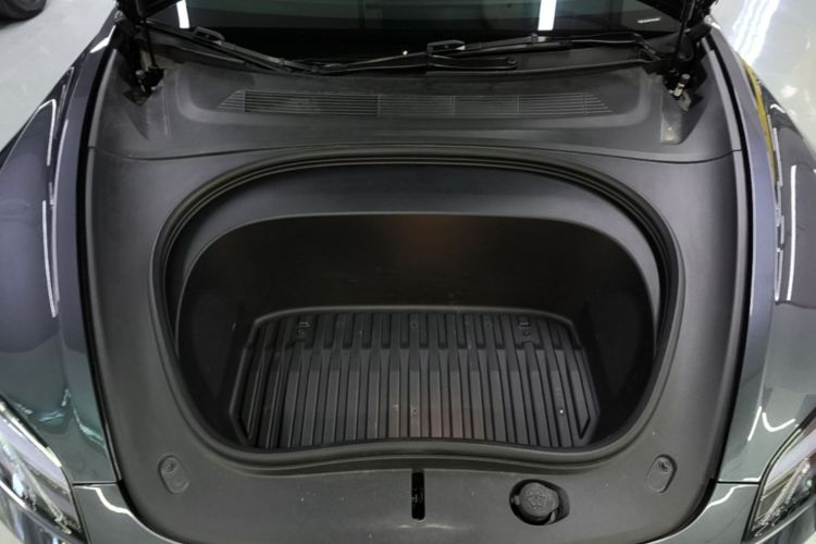 Tesla Model 3 2024 car image #22
