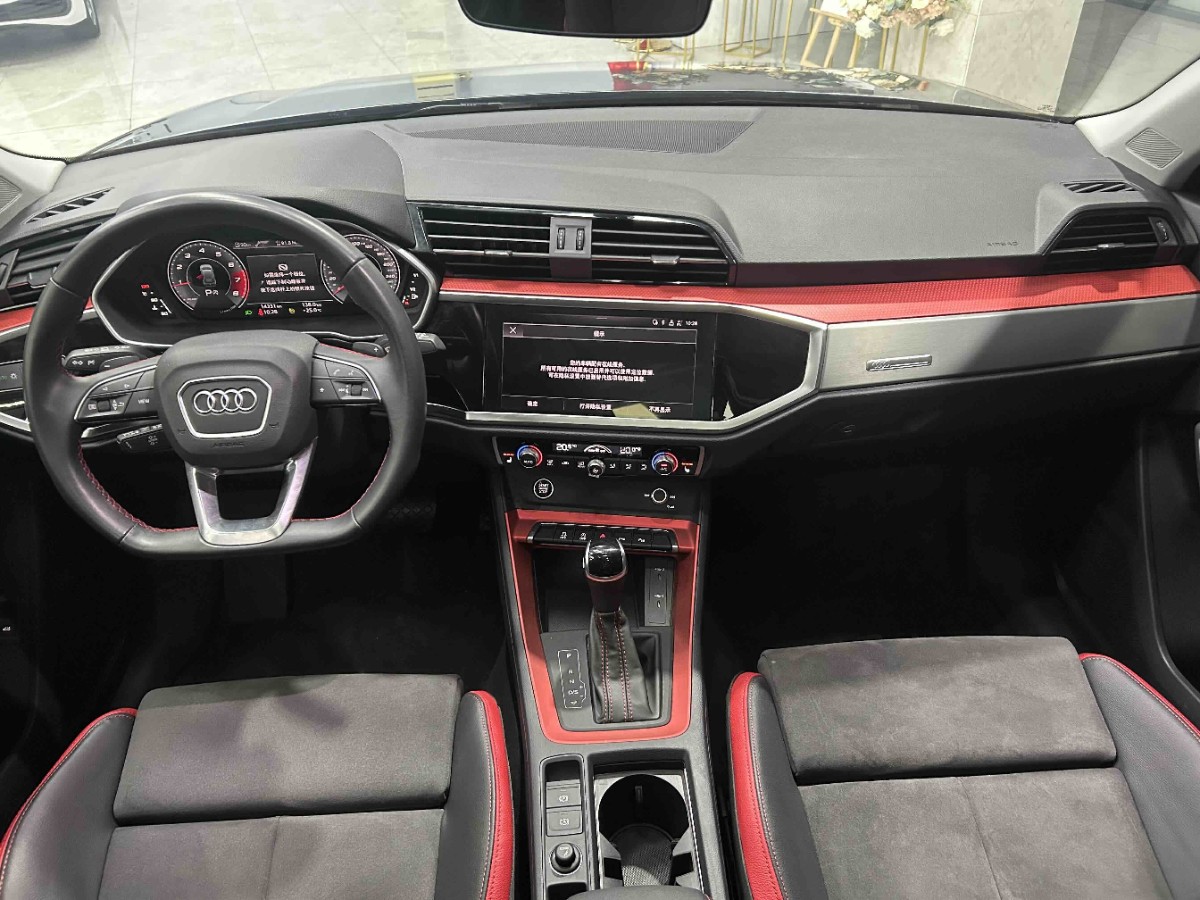 Audi Q3 2023 car image #3