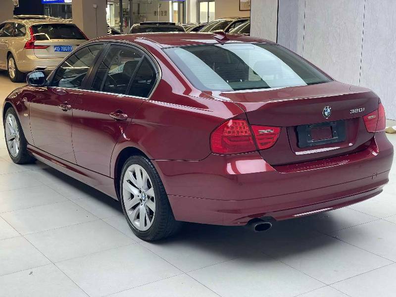 BMW 3 Series 2011 #4 BMW 3 Series 2011 car image #4