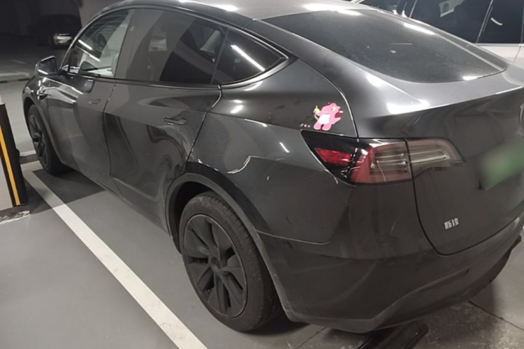 Tesla Model Y 2024 #7 Tesla Model Y 2024 car image #7