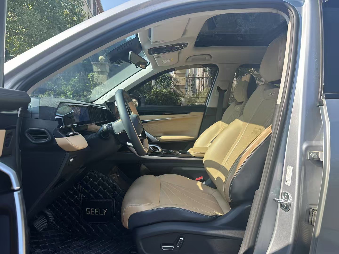 GEELY Boyue L 2023 car image #4