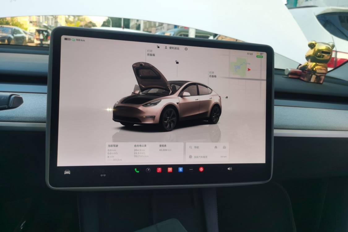 Tesla Model Y 2025 immagine di auto #24