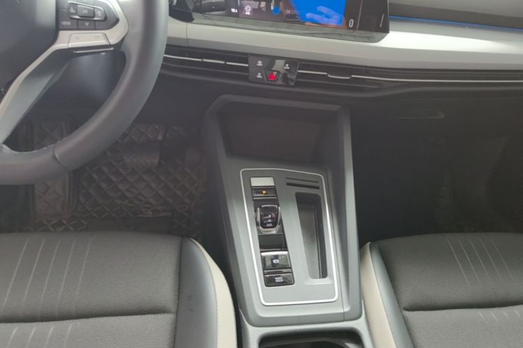 Volkswagen Golf 2022 car image #14