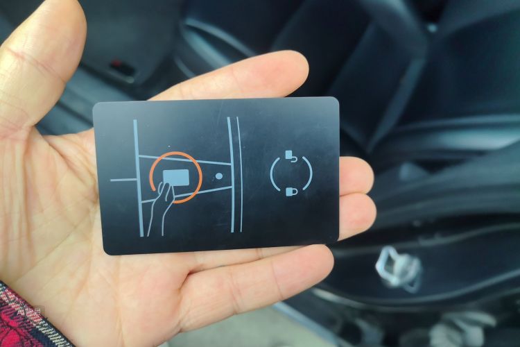 Tesla Model 3 2022 car image #10