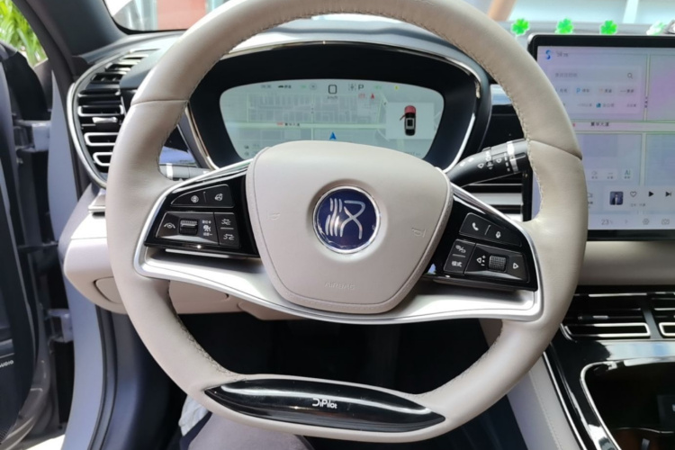 BYD Han 2024 car image #11