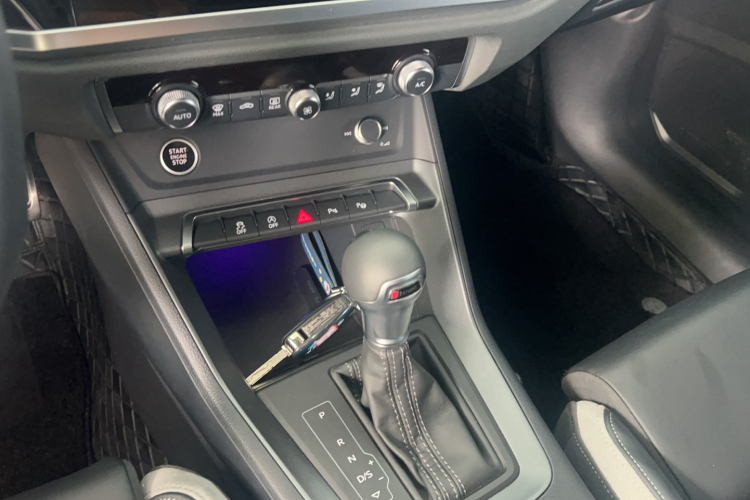 Audi Q3 2024 car image #21