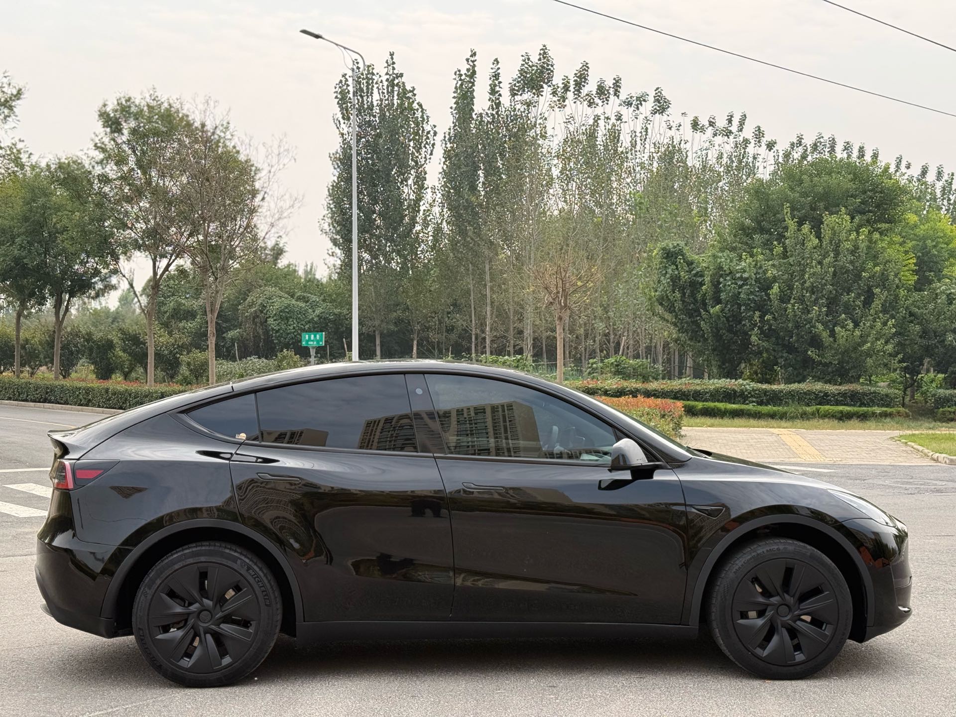 Tesla Model Y 2023 #6 Tesla Model Y 2023 صورة سيارة #6