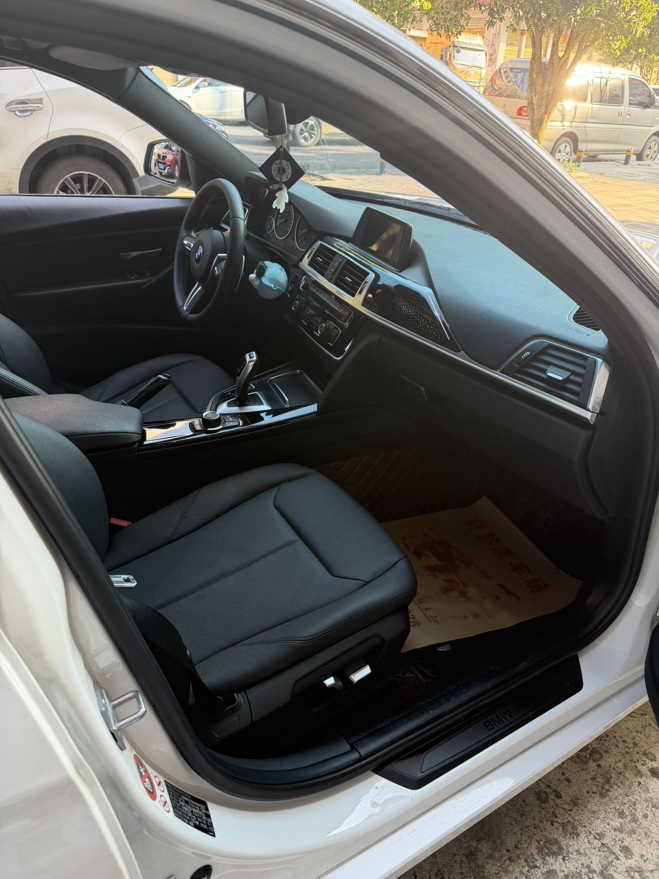 BMW 3 Series 2017 #5 BMW 3 Series 2017 car image #5