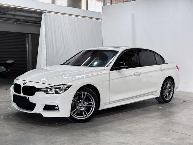 BMW 3 Series 2018 car image #19