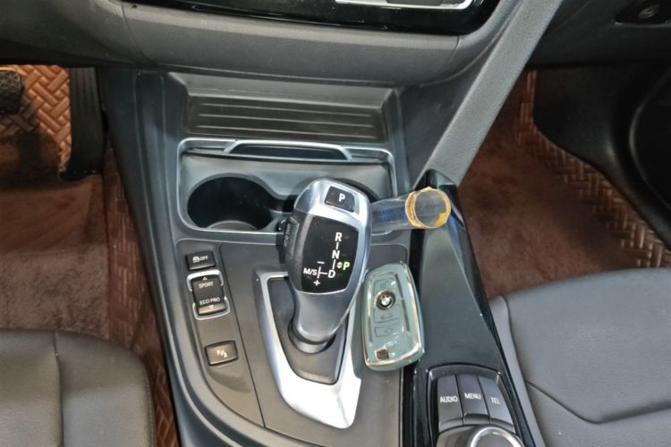 BMW 3 Series 2016 car image #18