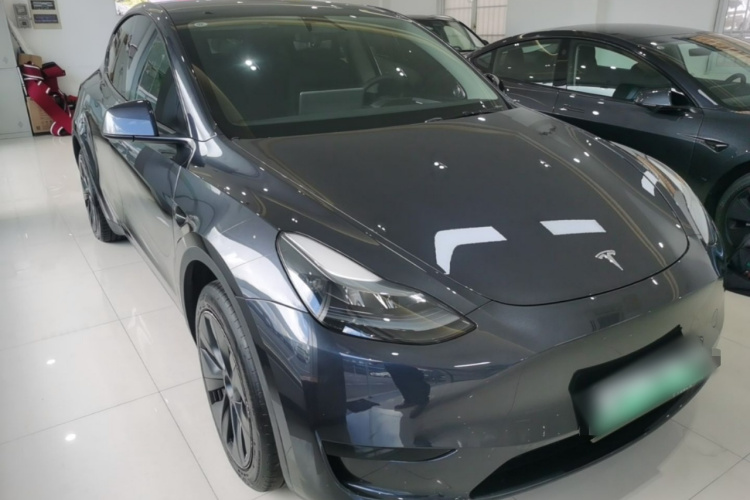 Tesla Model Y 2024 #4 Tesla Model Y 2024 car image #4