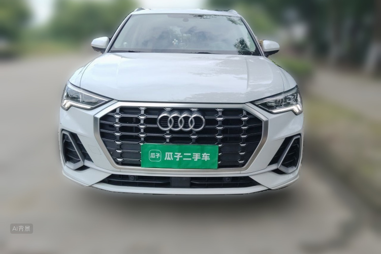 Audi Q3 2022 car image #3
