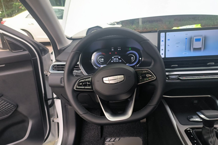 GEELY Emgrand 2025 #11 GEELY Emgrand 2025 car image #11
