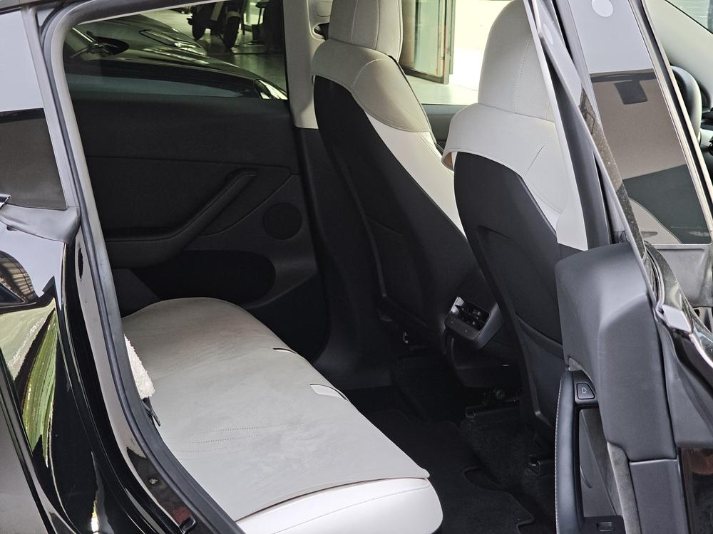 Tesla Model Y 2021 #12 Tesla Model Y 2021 car image #12