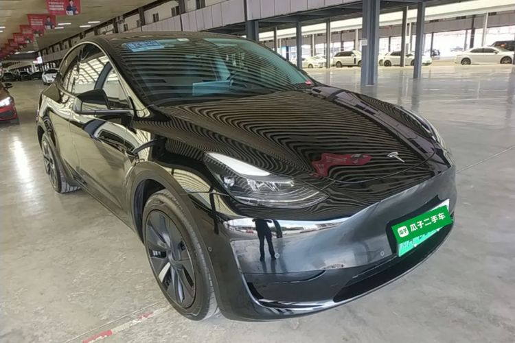 Tesla Model Y 2023 #4 Tesla Model Y 2023 car image #4