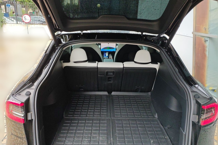 Tesla Model Y 2022 #17 Tesla Model Y 2022 car image #17
