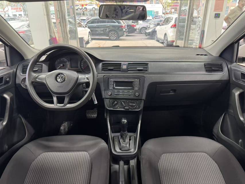 Volkswagen Santana 2016 car image #11