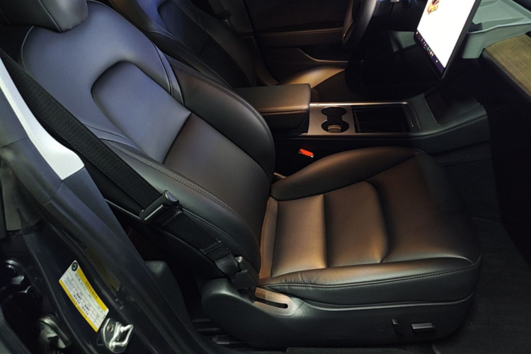 Tesla Model 3 2021 car image #24