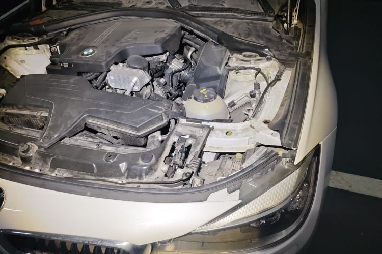 BMW 3 Series GT 2016 immagine di auto #27