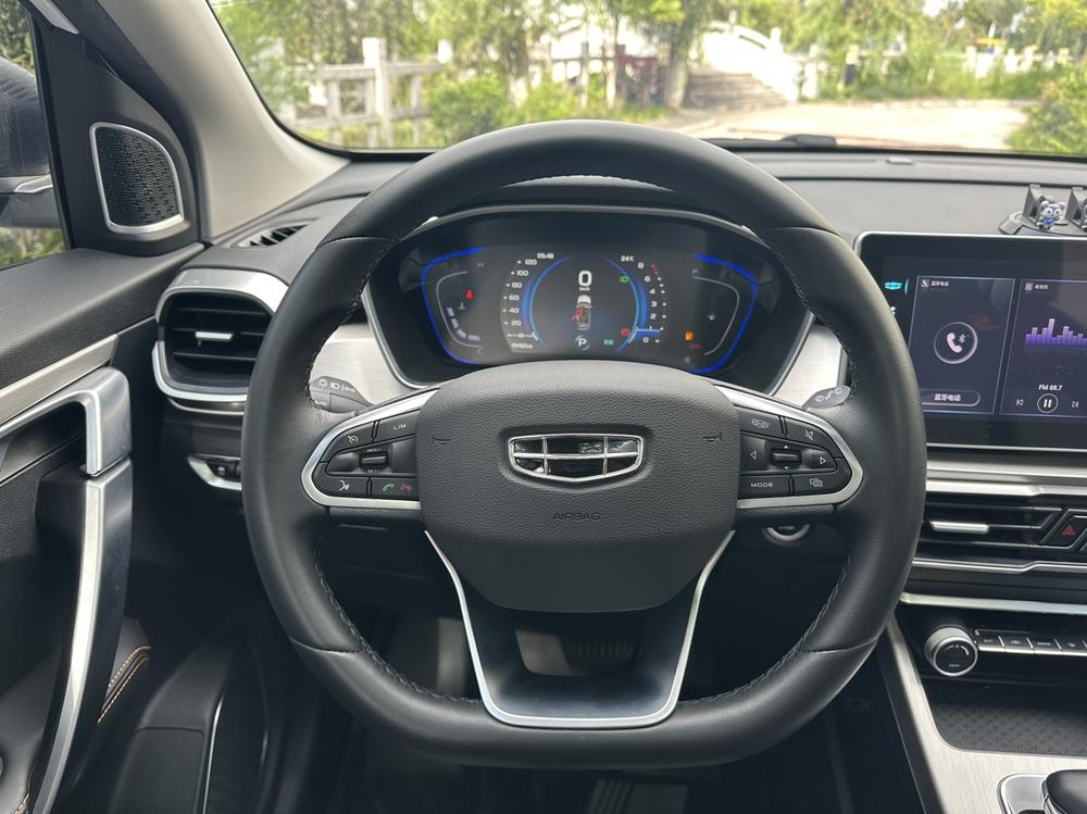 GEELY Coolray 2023 #12 GEELY Coolray 2023 car image #12