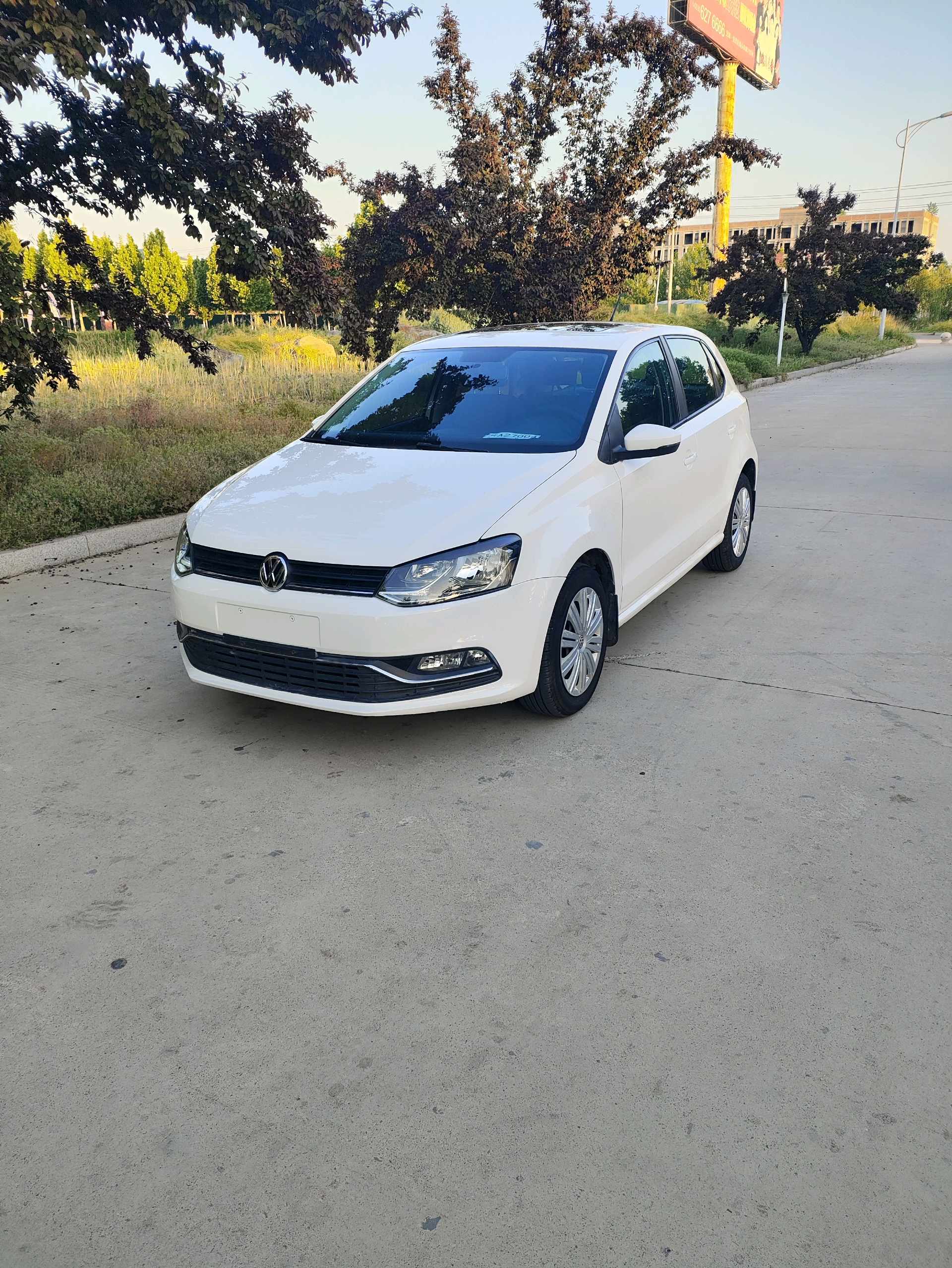 Volkswagen Polo 2017 car image 