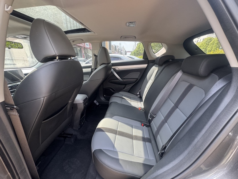 GEELY Coolray 2023 image de voiture #5