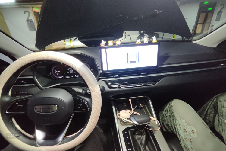 GEELY Emgrand 2024 car image #11