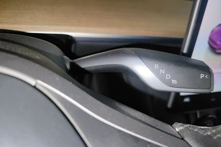 Tesla Model Y 2022 car image #14