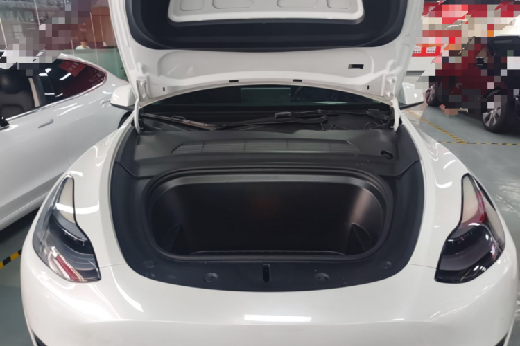Tesla Model Y 2022 car image #22