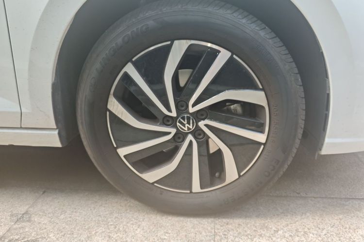 Volkswagen Lavida 2025 car image #9