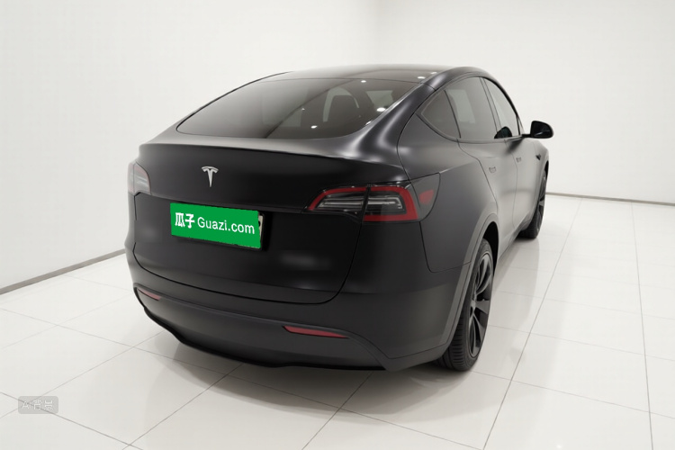 Tesla Model Y 2023 car image #7