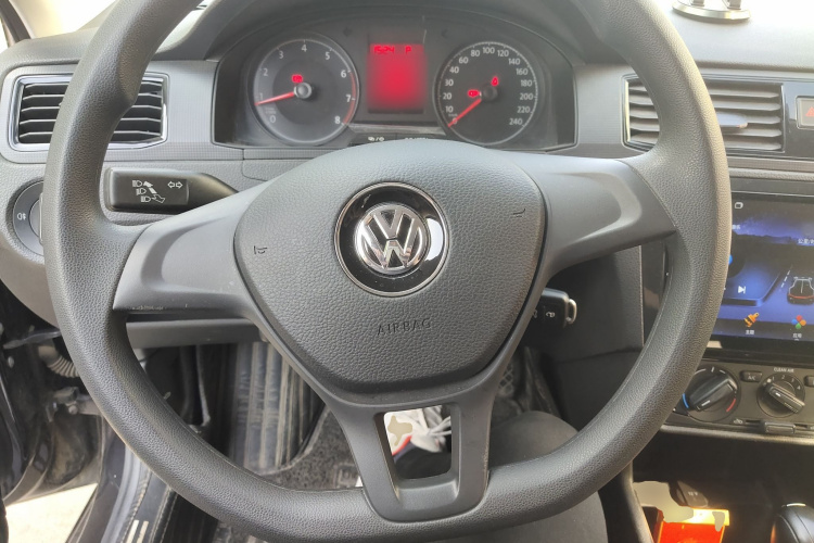 Volkswagen Santana 2021 صورة سيارة #11