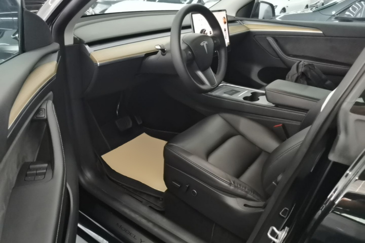 Tesla Model Y 2022 #16 Tesla Model Y 2022 car image #16