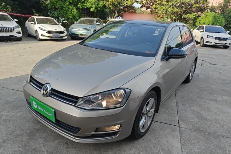 Volkswagen Golf 2017 car image #2