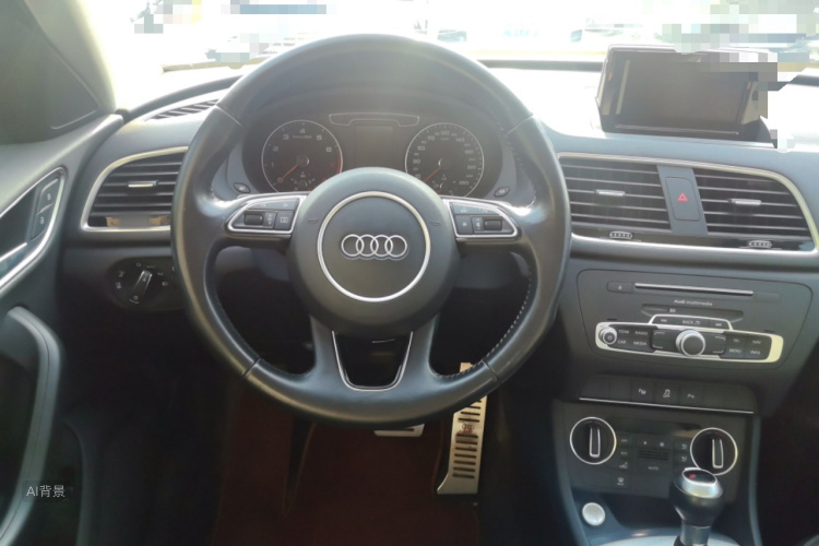 Audi Q3 2017 car image #12