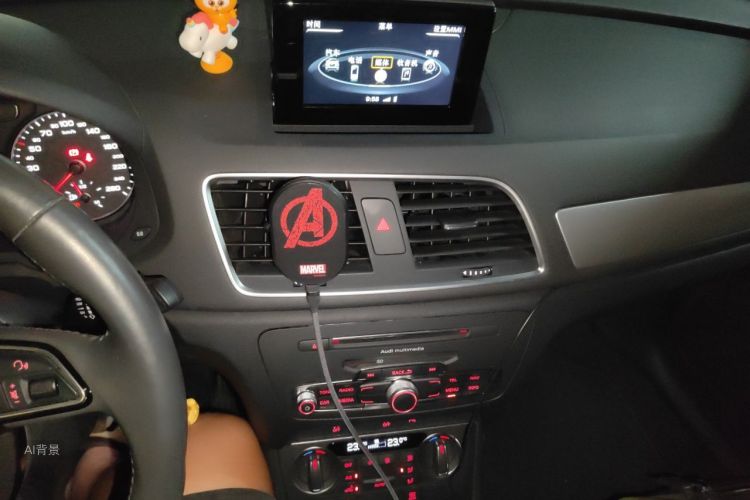 Audi Q3 2019 car image #15