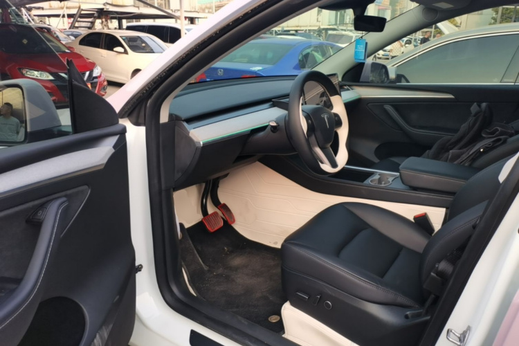 Tesla Model Y 2023 #16 Tesla Model Y 2023 صورة سيارة #16