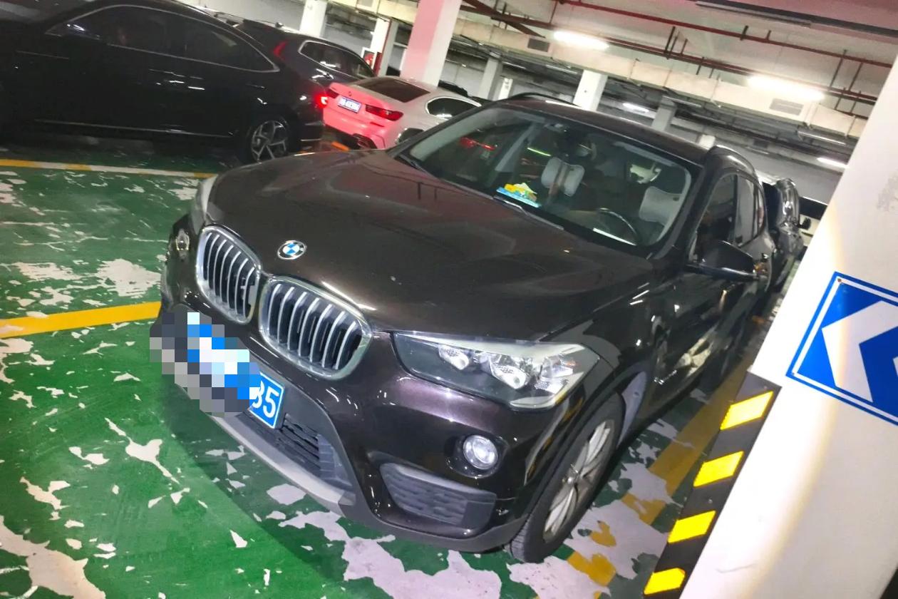 BMW X1 2018 BMW X1 2018 car image
