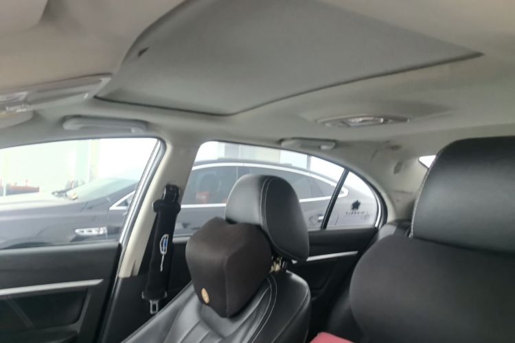 GEELY Emgrand 2015 car image #18