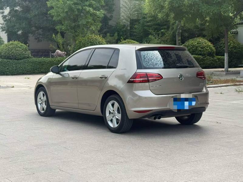 Volkswagen Golf 2017 car image #6