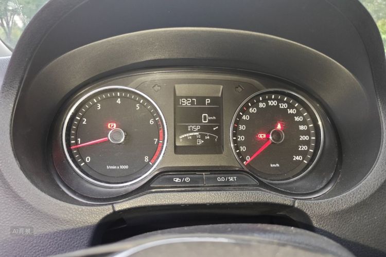 Volkswagen Polo 2015 car image #13