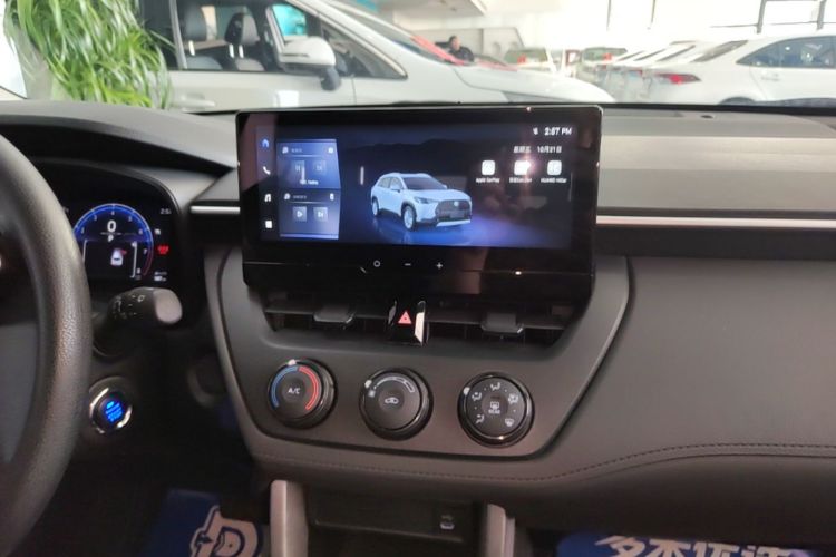 Toyota Corolla Cross 2024 car image #13