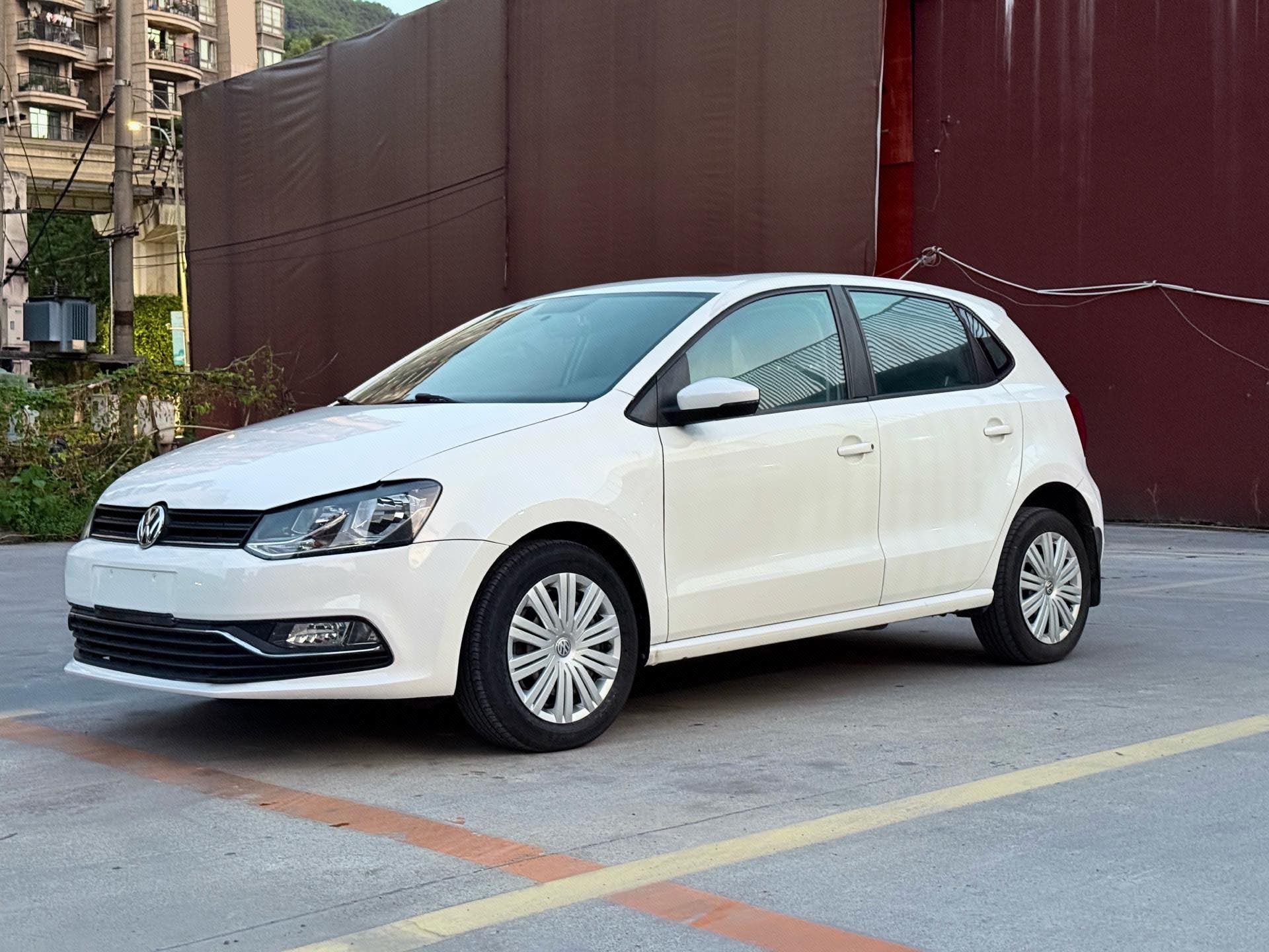 Volkswagen Polo 2016 Volkswagen Polo 2016 car image